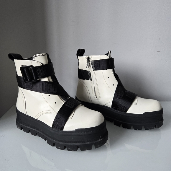 UGG sid white and black waterproof leather combat boot. Size 5.5 - Picture 14 of 14